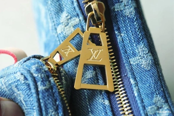 MM Croissant VUITTON LOUIS 0322